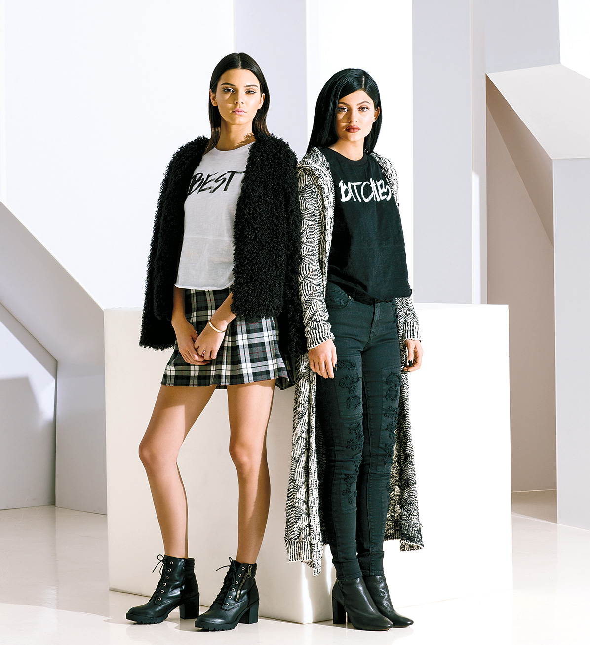 1415054092_kendall-kylie-jenner-zoom