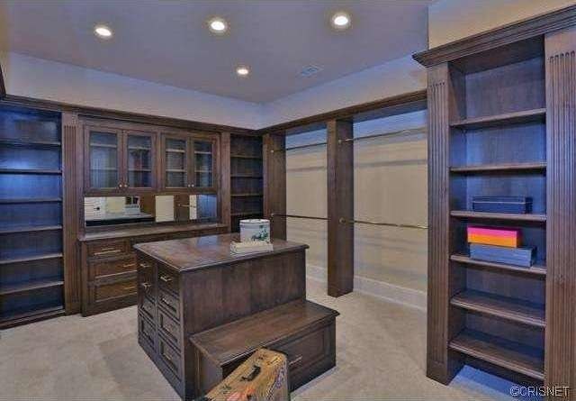 kylie-jenner-new-house-hidden-hills-22