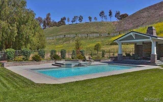 kylie-jenner-new-house-hidden-hills-24